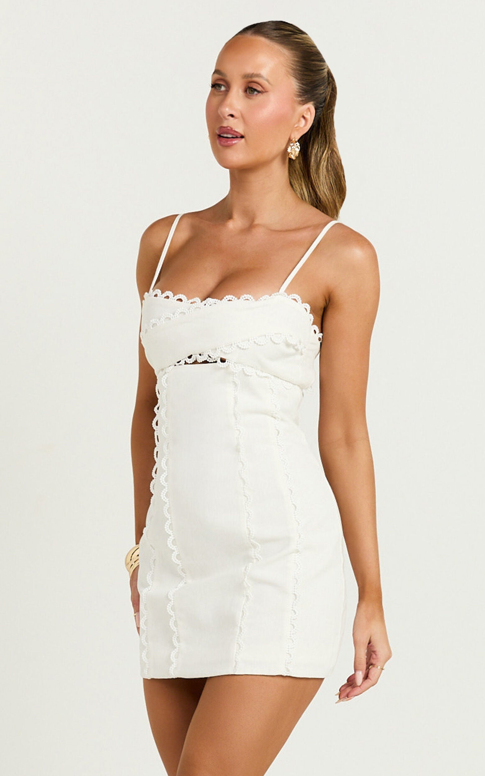 Gigi Mini Linen Dress - Sweetheart Tie Back Scallop Detail Dress in Off White
